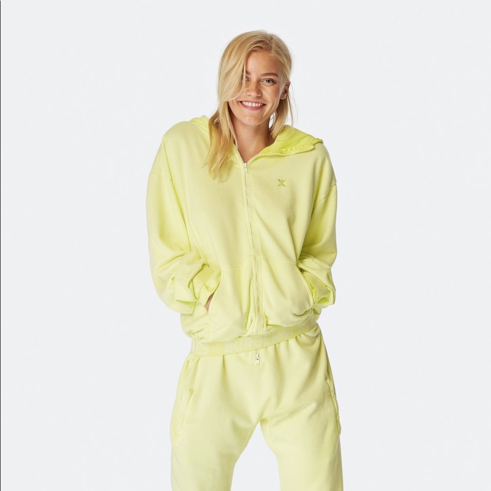 Onepiece authentic Hangover Jumpsuit Lightweight Yellow Burgers & Fries - Picture 5 of 9